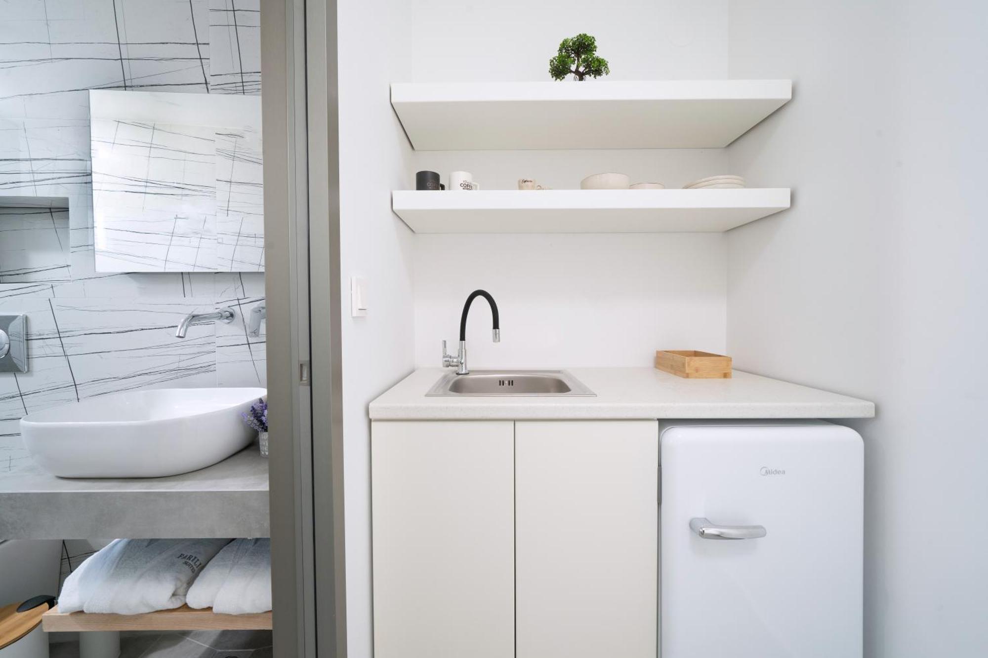 Parilion Suites Potos Esterno foto